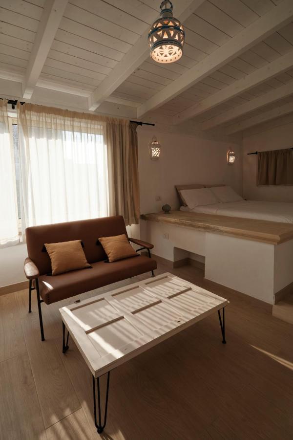 Upstairs - Skylight Apartman Lecce Kültér fotó